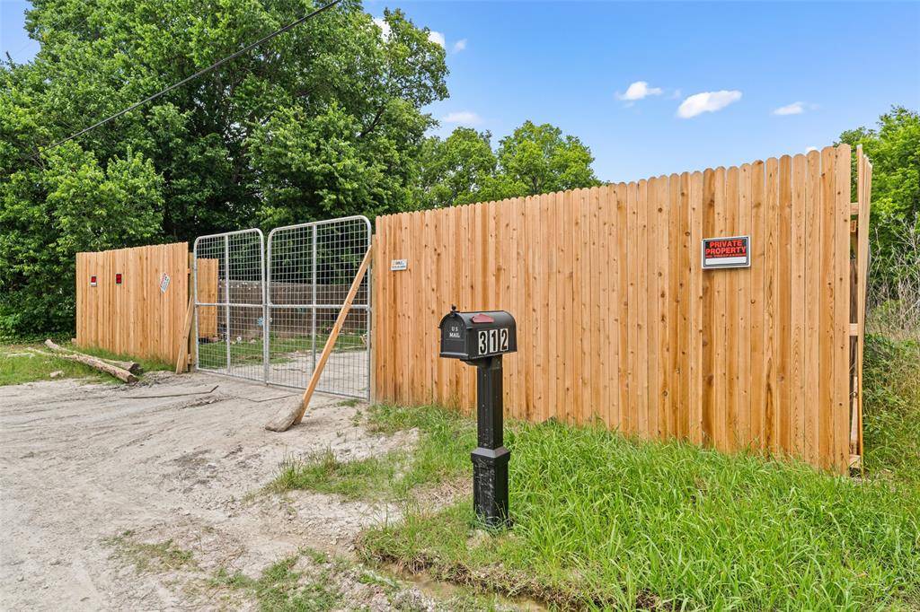 312 N Douglas Street, Mart, TX 76664