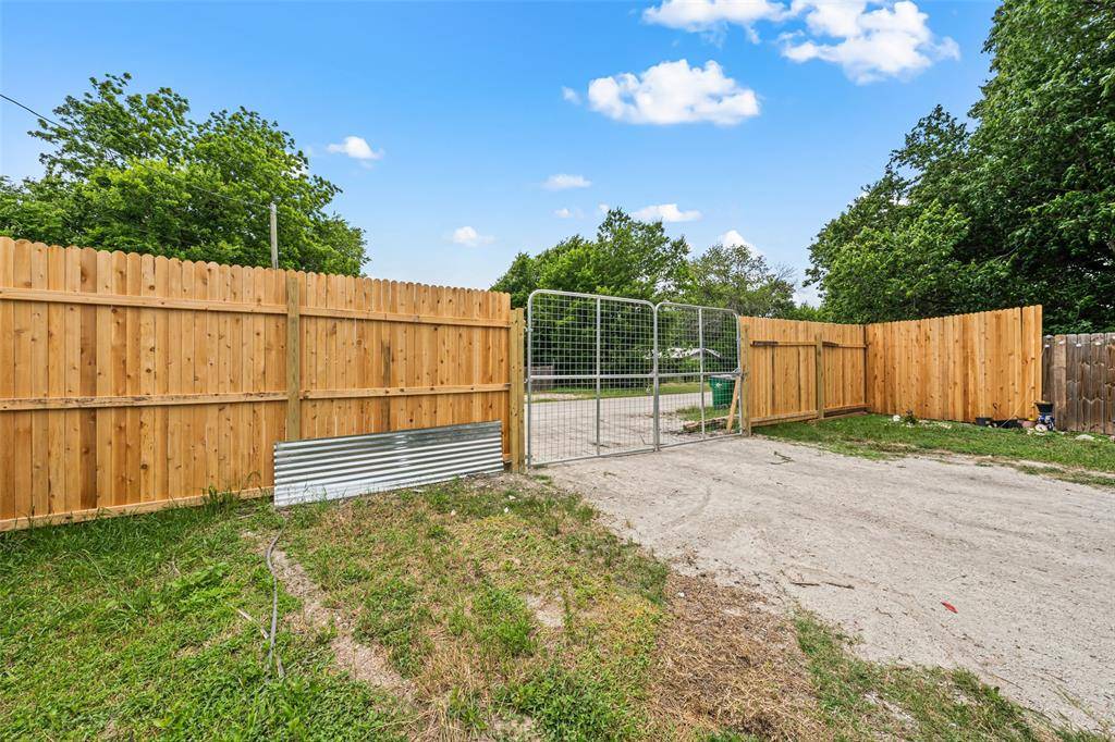 312 N Douglas Street, Mart, TX 76664