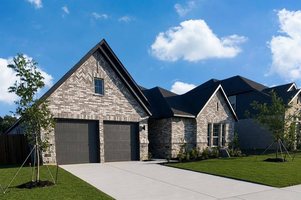 302 Alicia Court, Mansfield, TX 76063