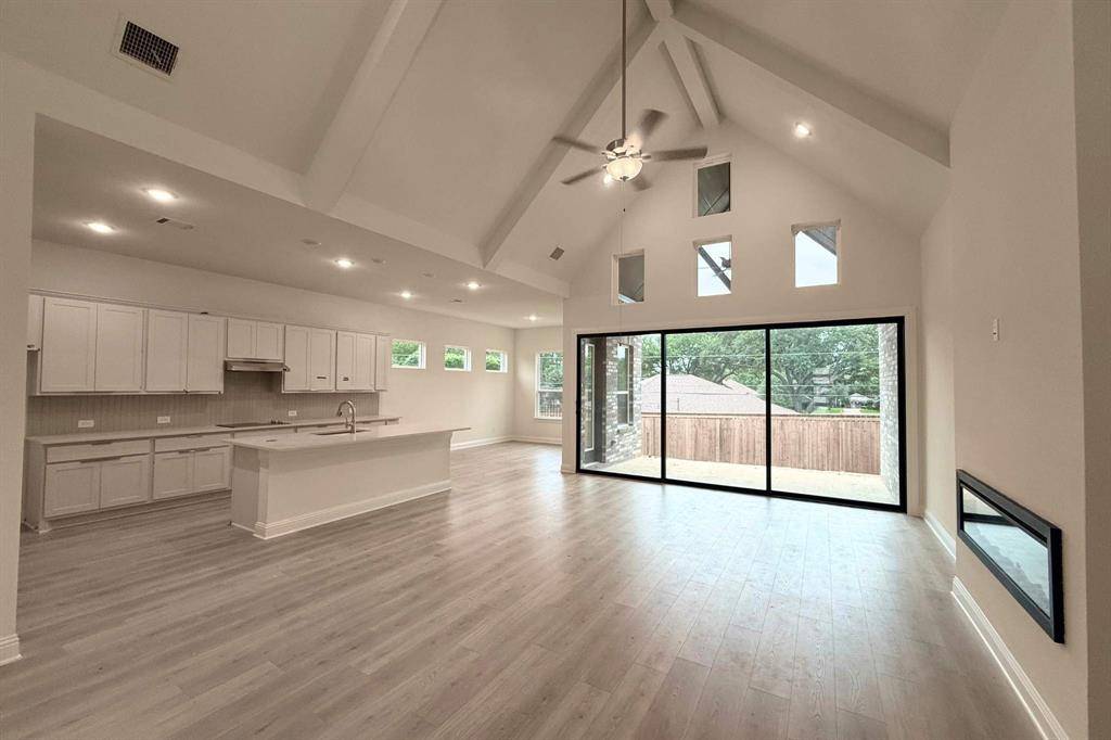 302 Alicia Court, Mansfield, TX 76063