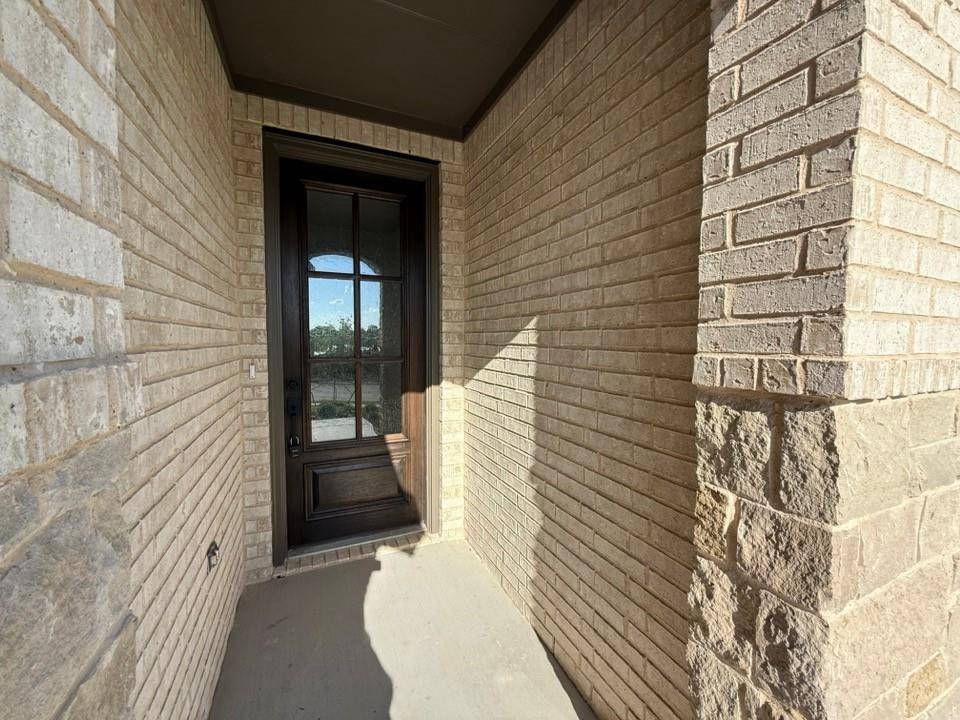 512 Park Side Drive, Weatherford, TX 76087