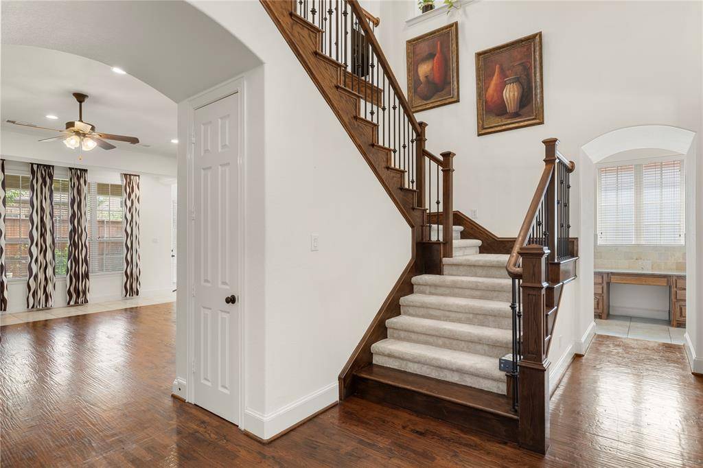 726 Sleepy Creek Drive, Frisco, TX 75036