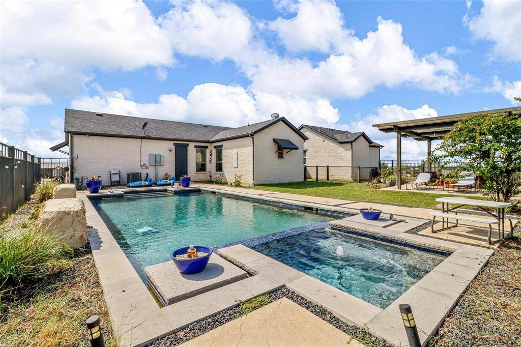 6910 County Road 662, Farmersville, TX 75442