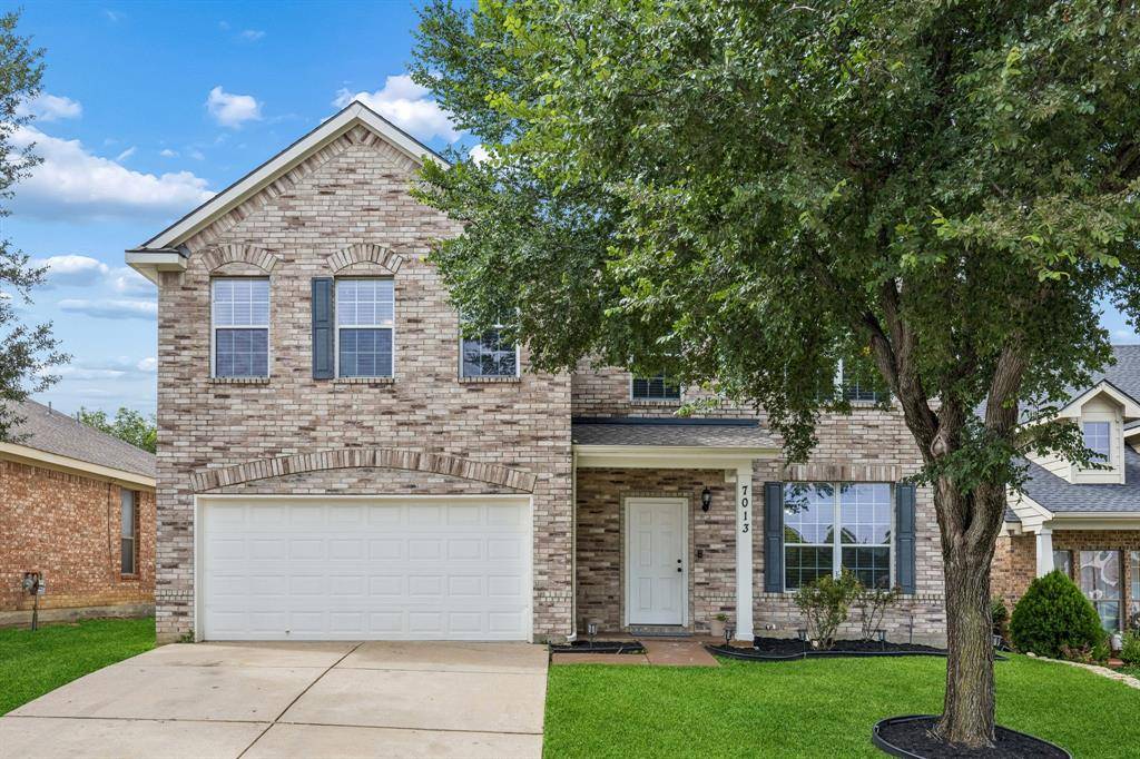 7013 Lindentree Lane, Fort Worth, TX 76137