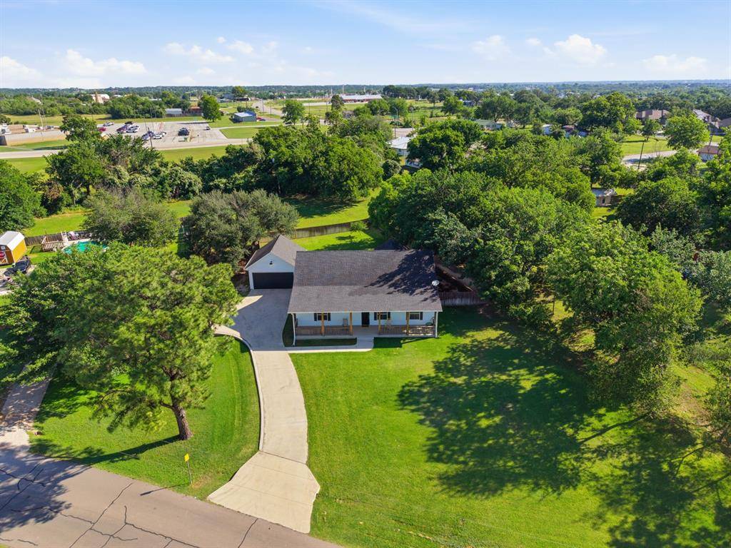 300 Mockingbird Lane, Springtown, TX 76082