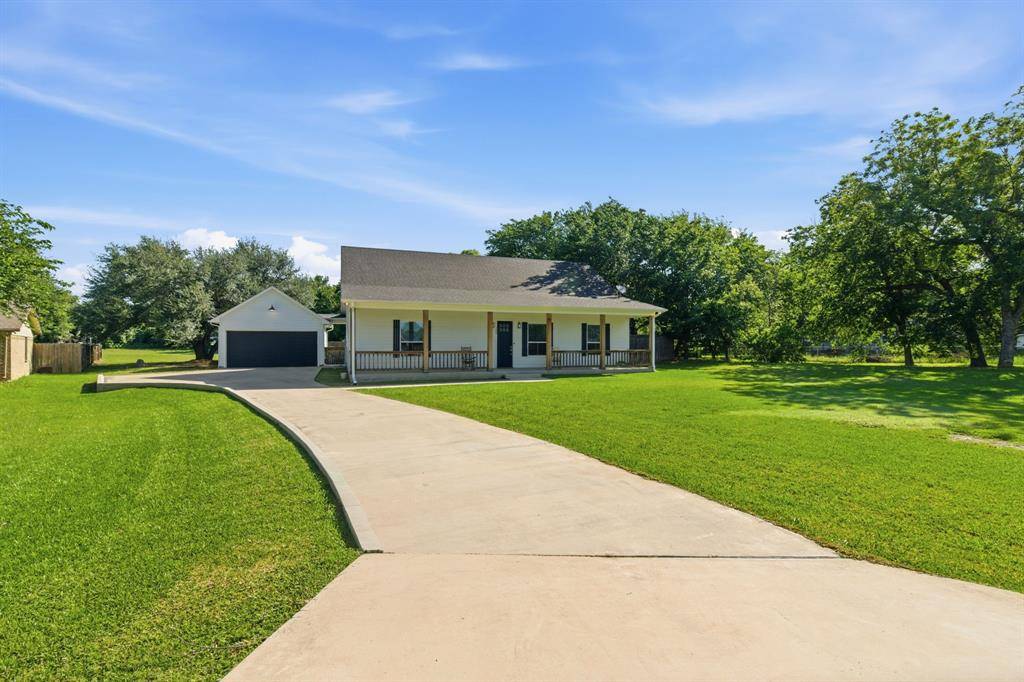 300 Mockingbird Lane, Springtown, TX 76082