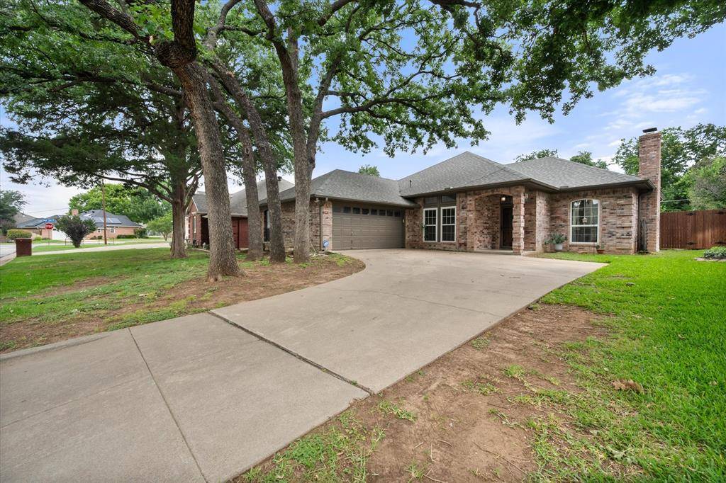 4705 Kensington Court, Arlington, TX 76016