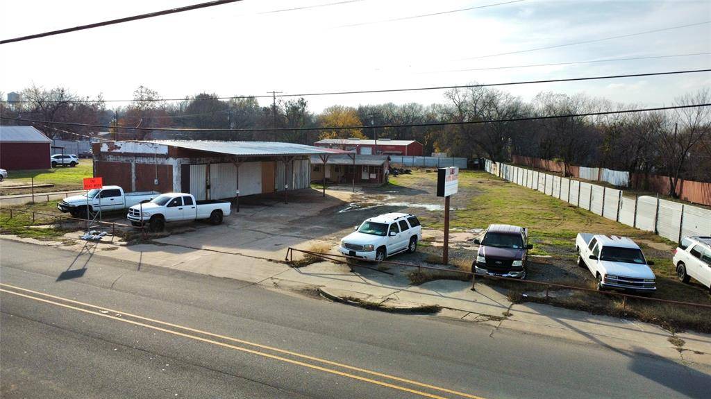 1121 N Main Street, Paris, TX 75460