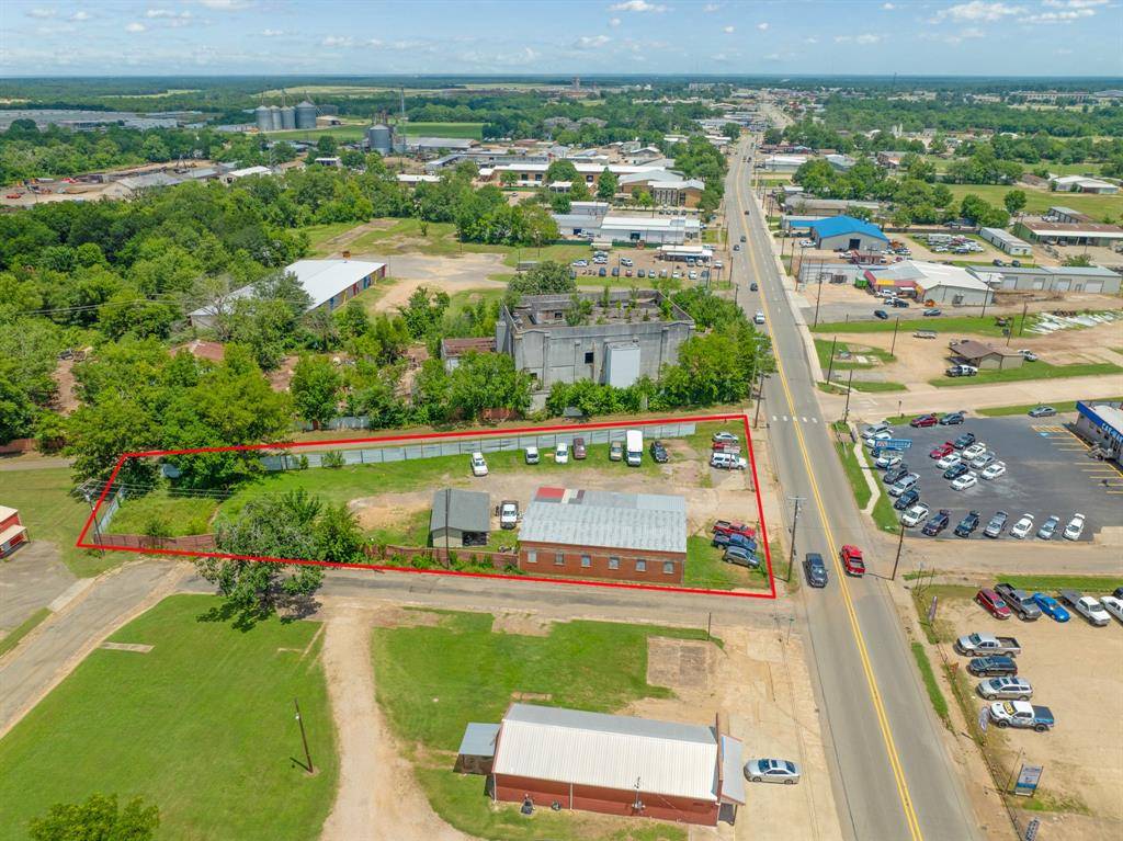 1121 N Main Street, Paris, TX 75460