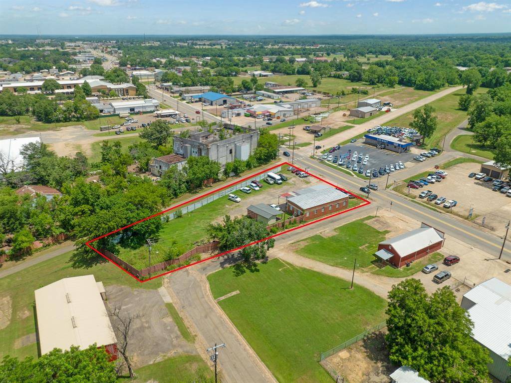 1121 N Main Street, Paris, TX 75460