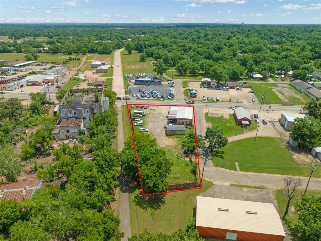 1121 N Main Street, Paris, TX 75460