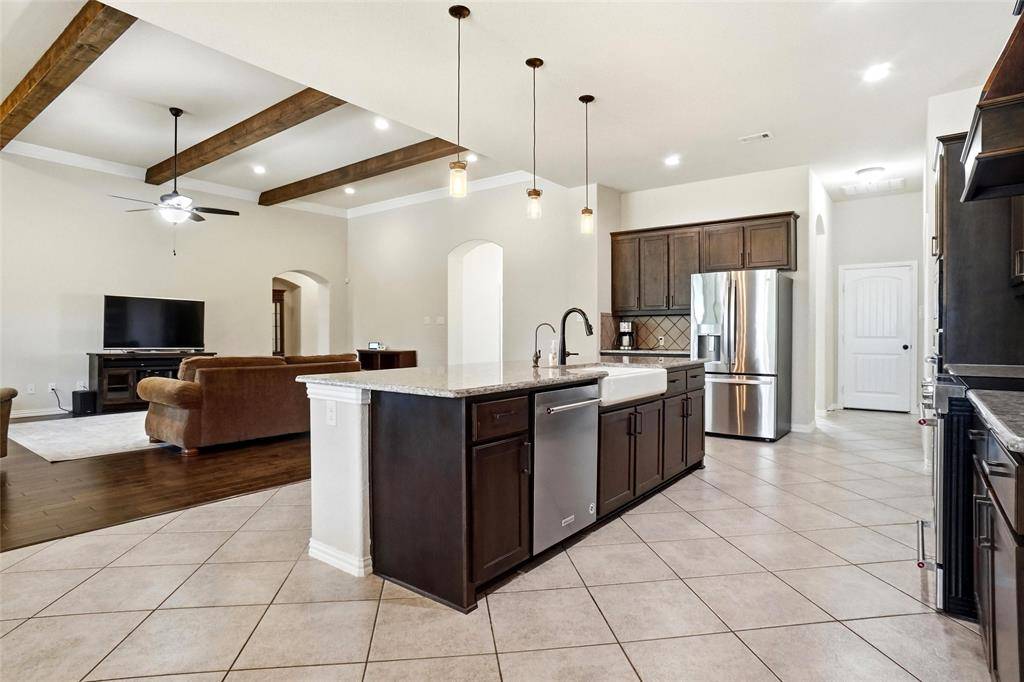 107 High Country Road, Decatur, TX 76234