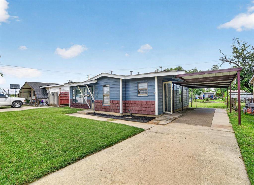 2344 Beaumont Street, Fort Worth, TX 76106