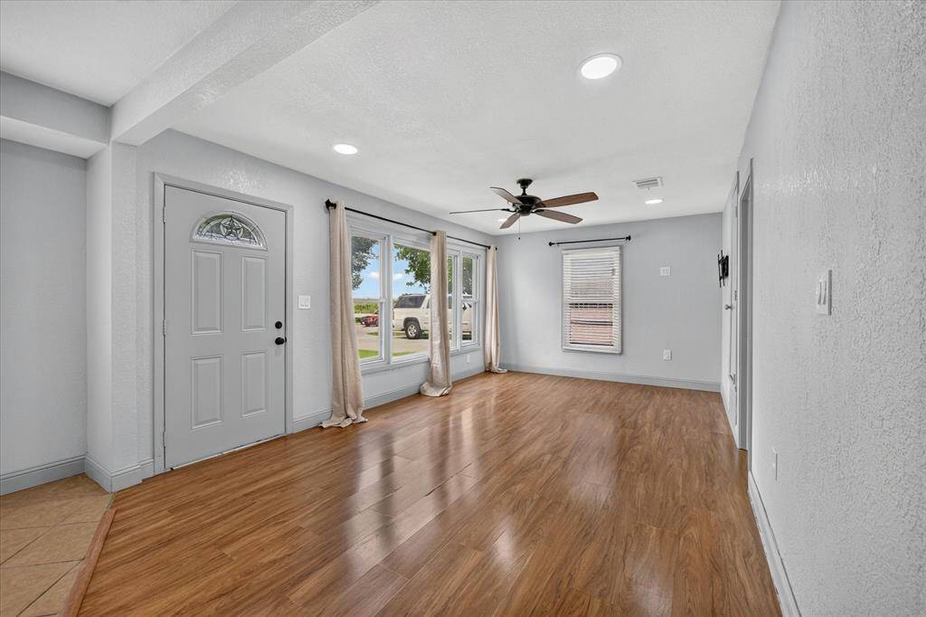 2344 Beaumont Street, Fort Worth, TX 76106