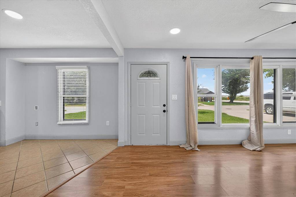 2344 Beaumont Street, Fort Worth, TX 76106