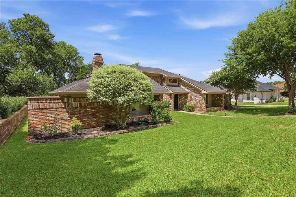 2613 Country Valley Road, Garland, TX 75043