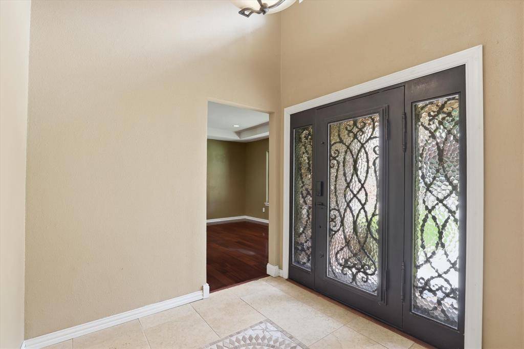 2613 Country Valley Road, Garland, TX 75043