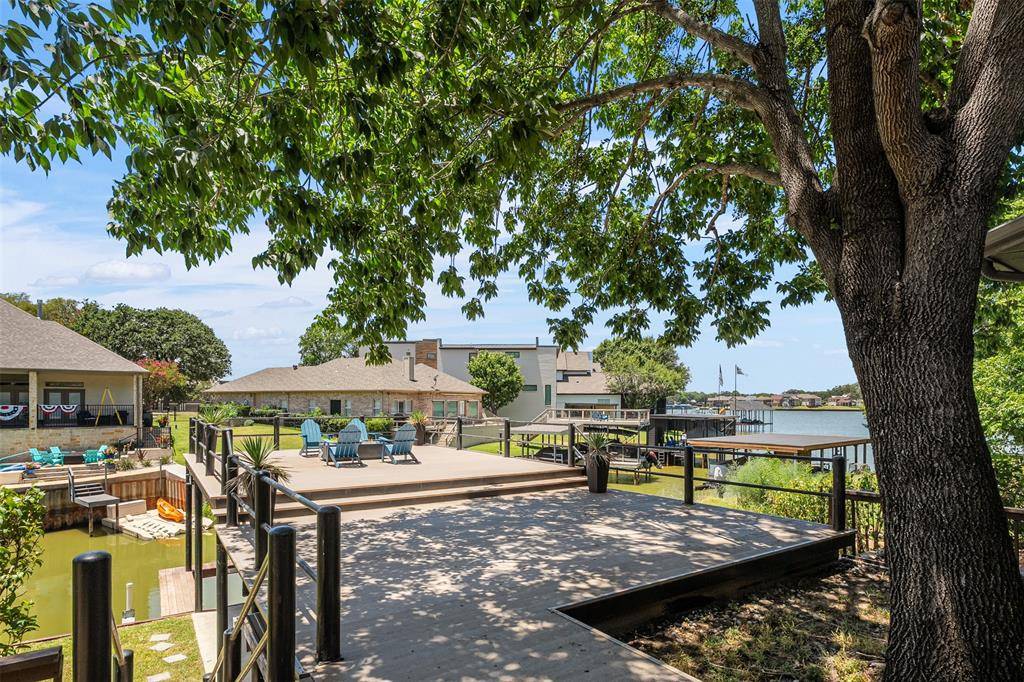 111 Hickory Creek Circle, Gun Barrel City, TX 75156
