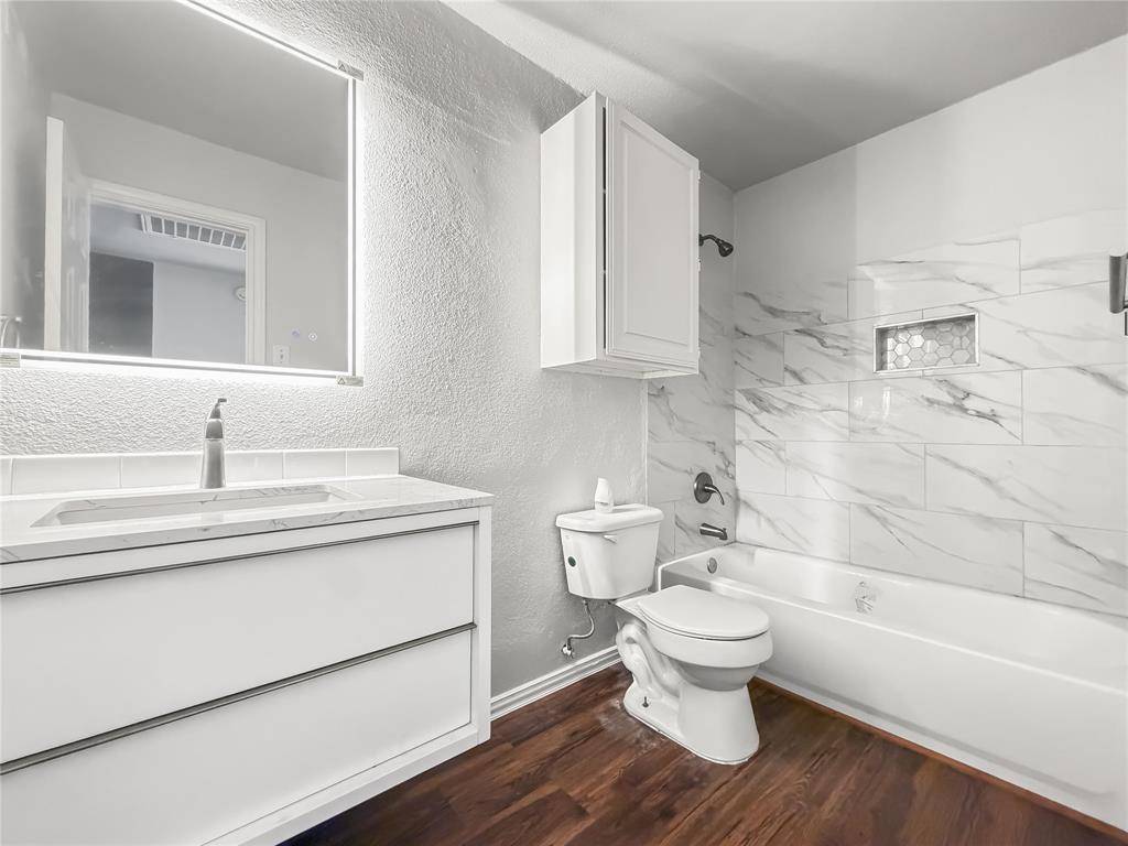 5840 Spring Valley #1104, Dallas, TX 75254