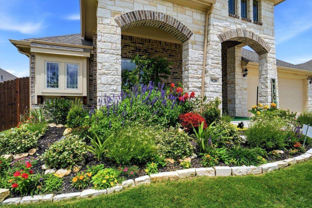920 Cedar River Drive, Godley, TX 76044