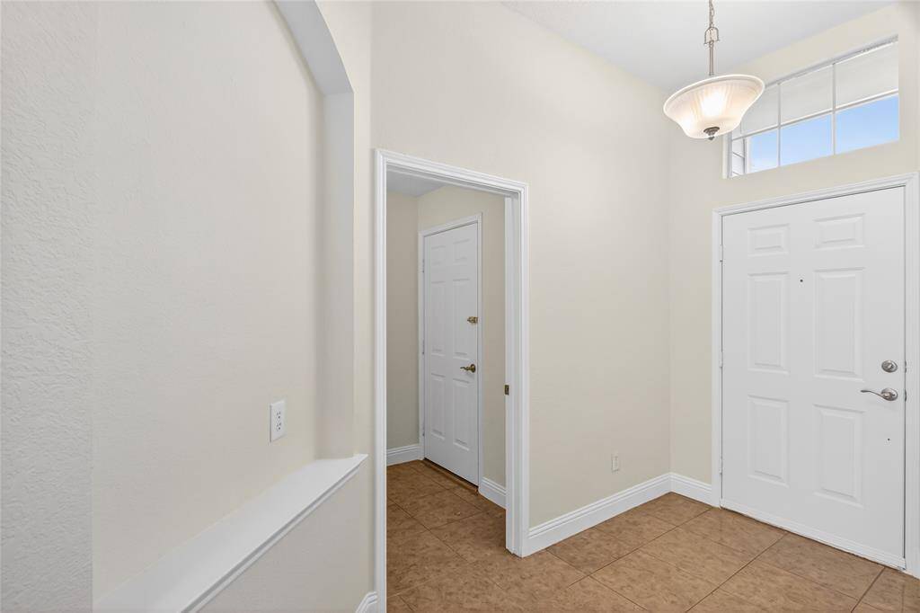 4817 Barnhill Lane, Fort Worth, TX 76135