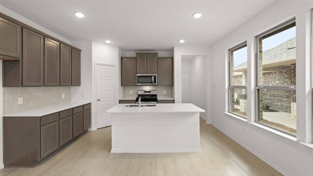 1716 Rufian Drive, Aubrey, TX 76227