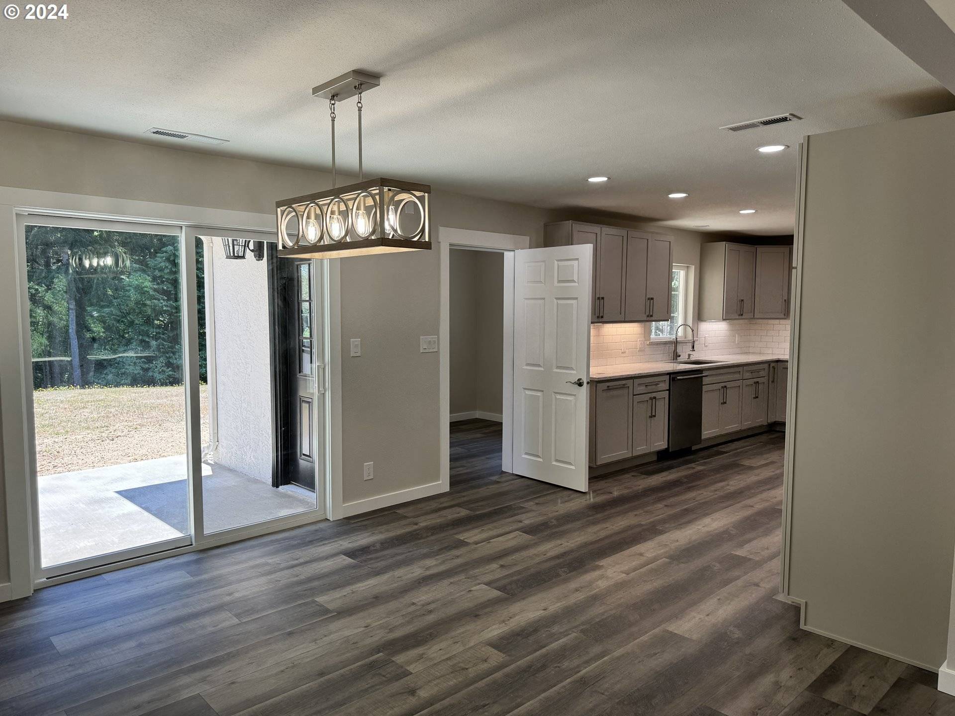 56188 PROSPER JUNCTION RD, Bandon, OR 97411
