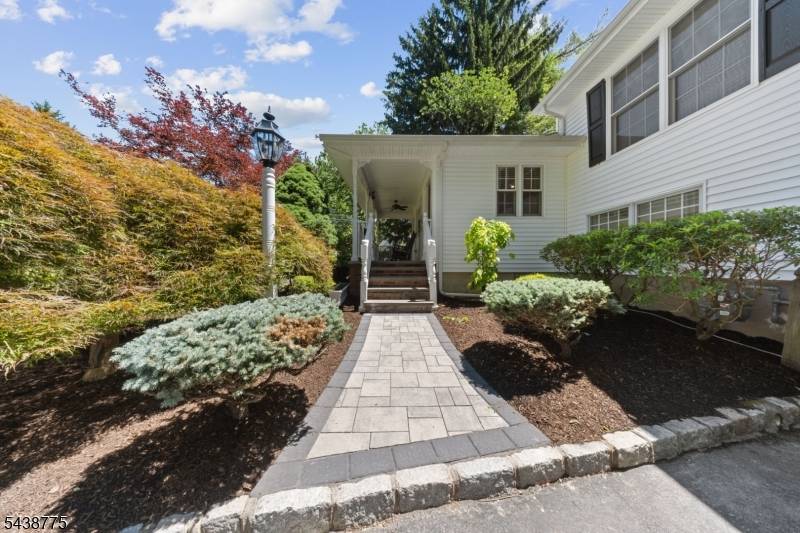 20 Northern Ave, Florham Park Boro, NJ 07932