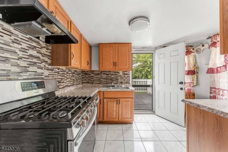 971 Grove St, Irvington Twp., NJ 07111
