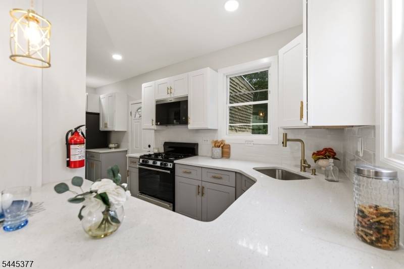 947-949 William St, Elizabeth City, NJ 07201