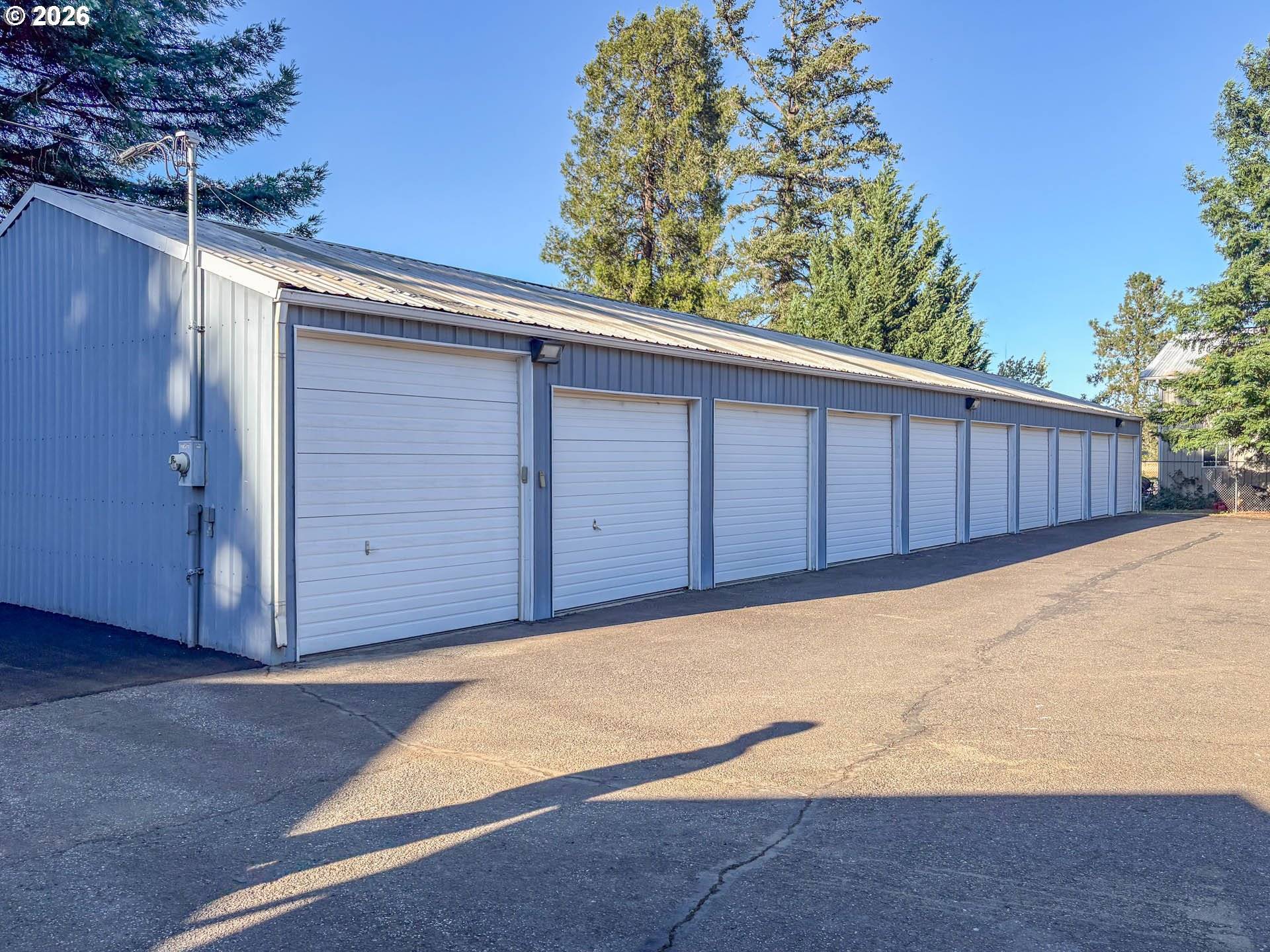 1065 HARLAN ST, Roseburg, OR 97471