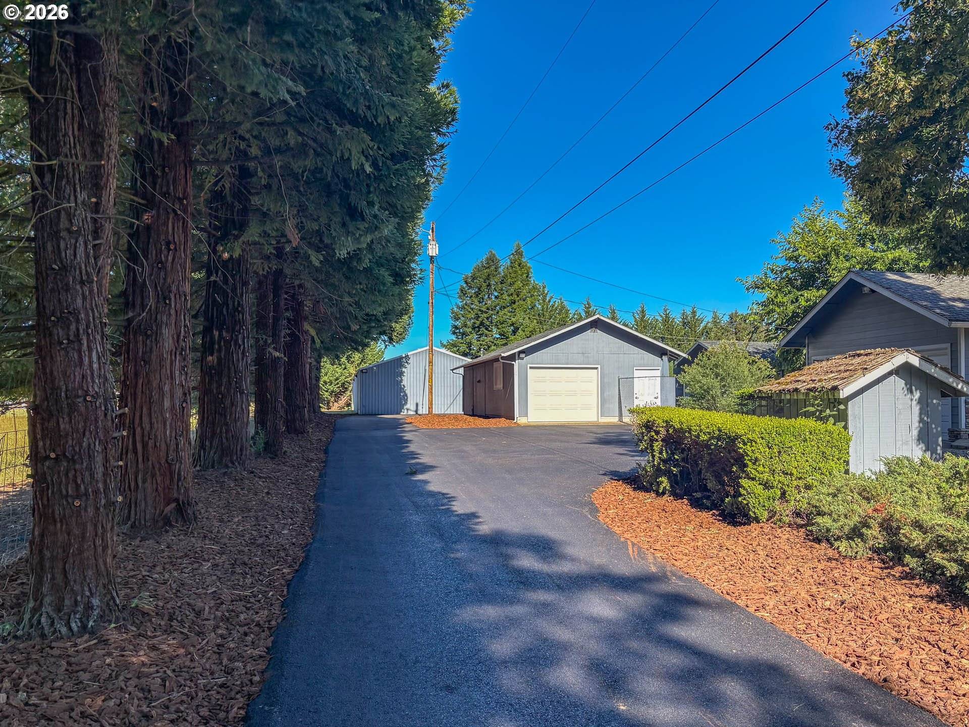 1065 HARLAN ST, Roseburg, OR 97471