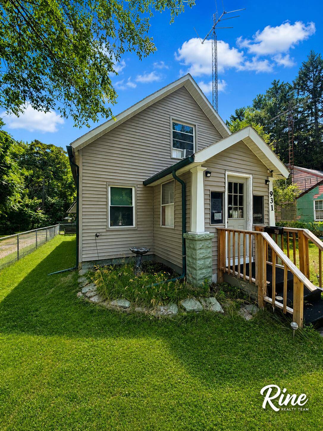931 Jennings AVE, Benton Harbor City, MI 49022