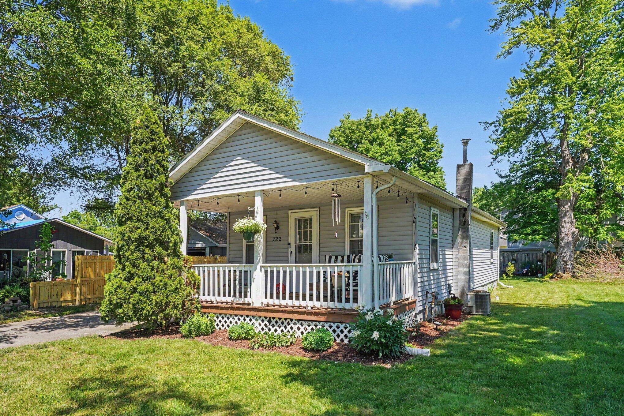 722 S Grant AVE, Three Rivers City, MI 49093