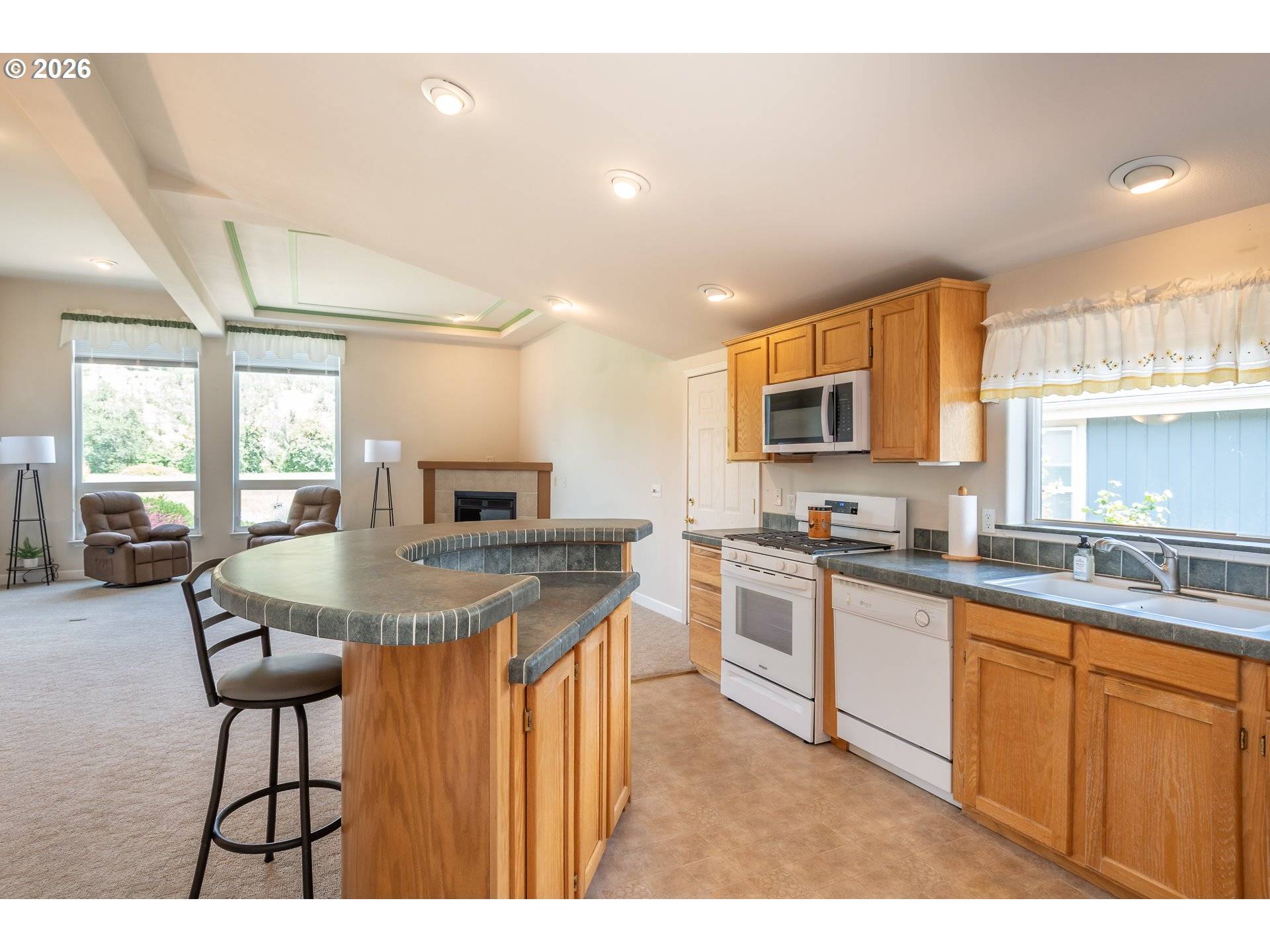 164 JACOB HALE WAY, Roseburg, OR 97471