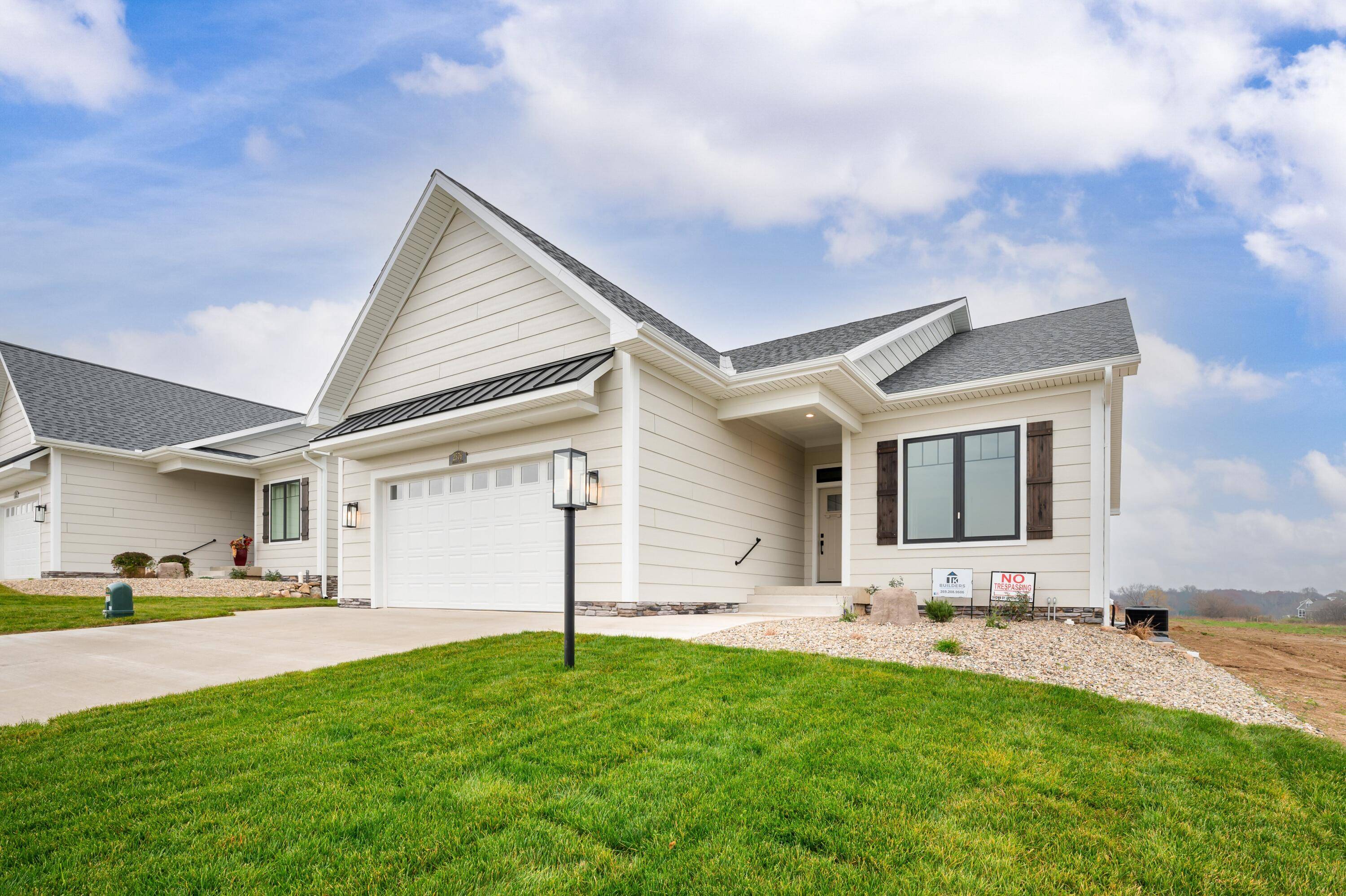 2560 Noellyn DR, Oronoko Twp, MI 49103