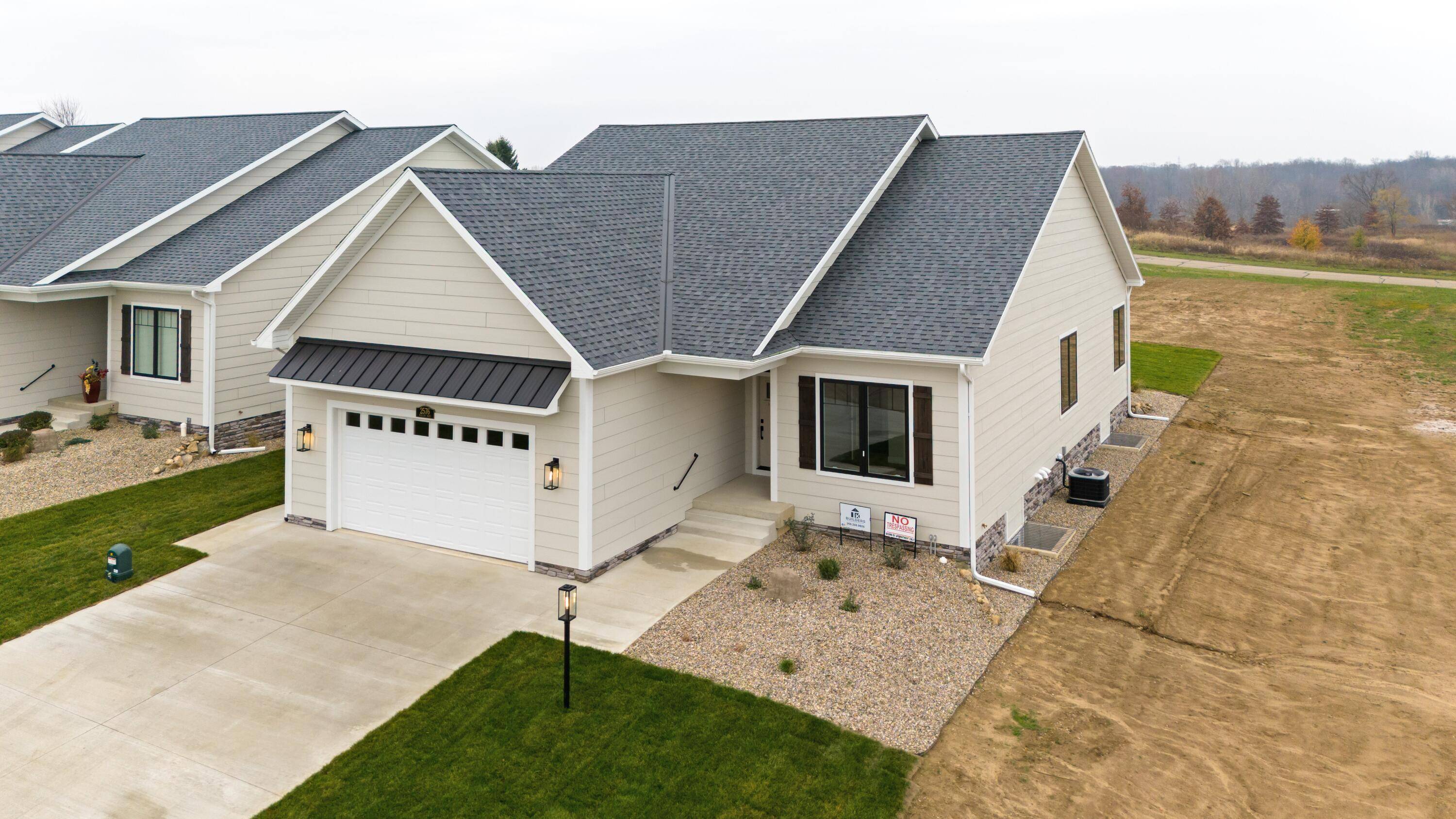 2560 Noellyn DR, Oronoko Twp, MI 49103