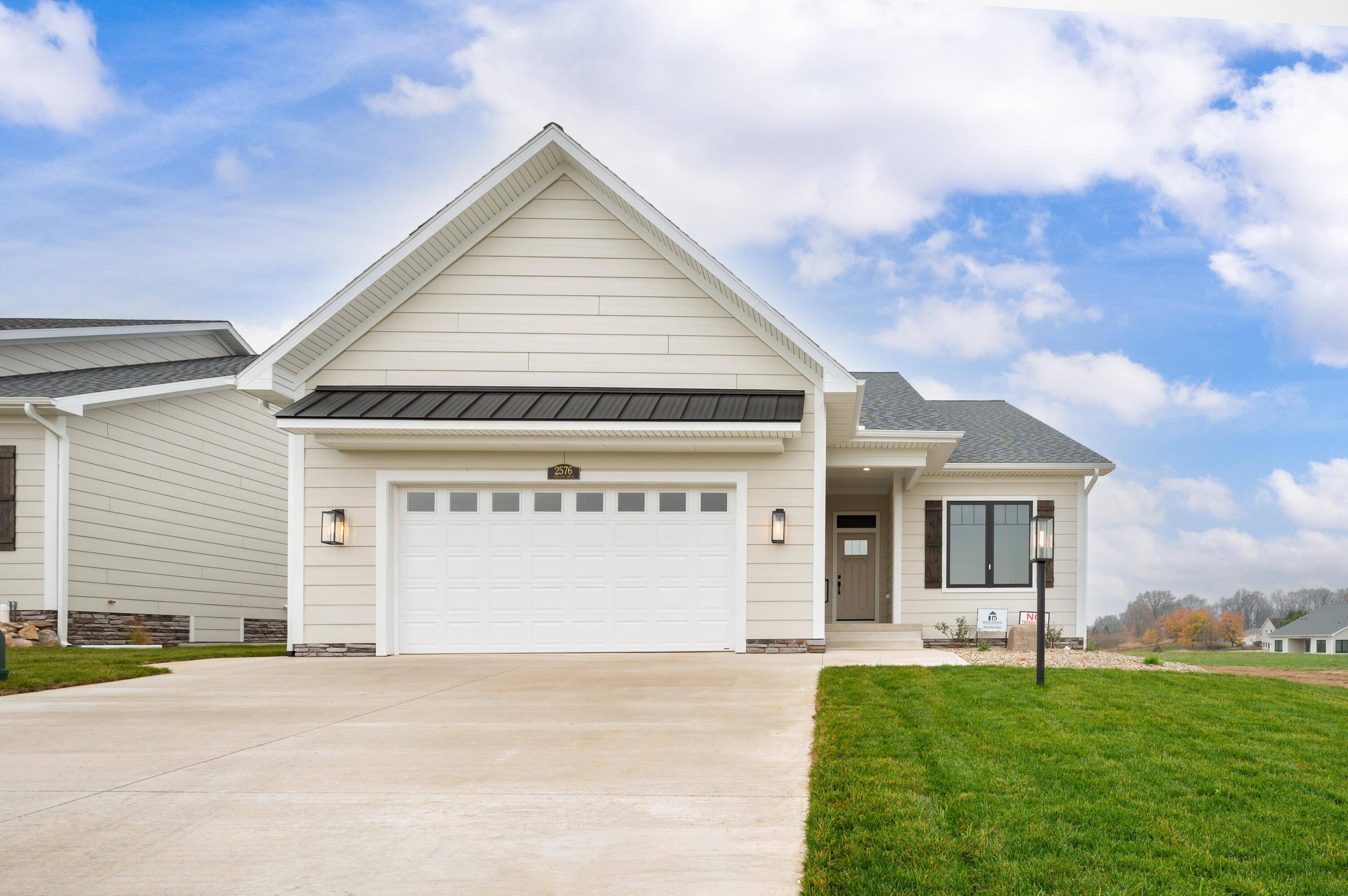2560 Noellyn DR, Oronoko Twp, MI 49103