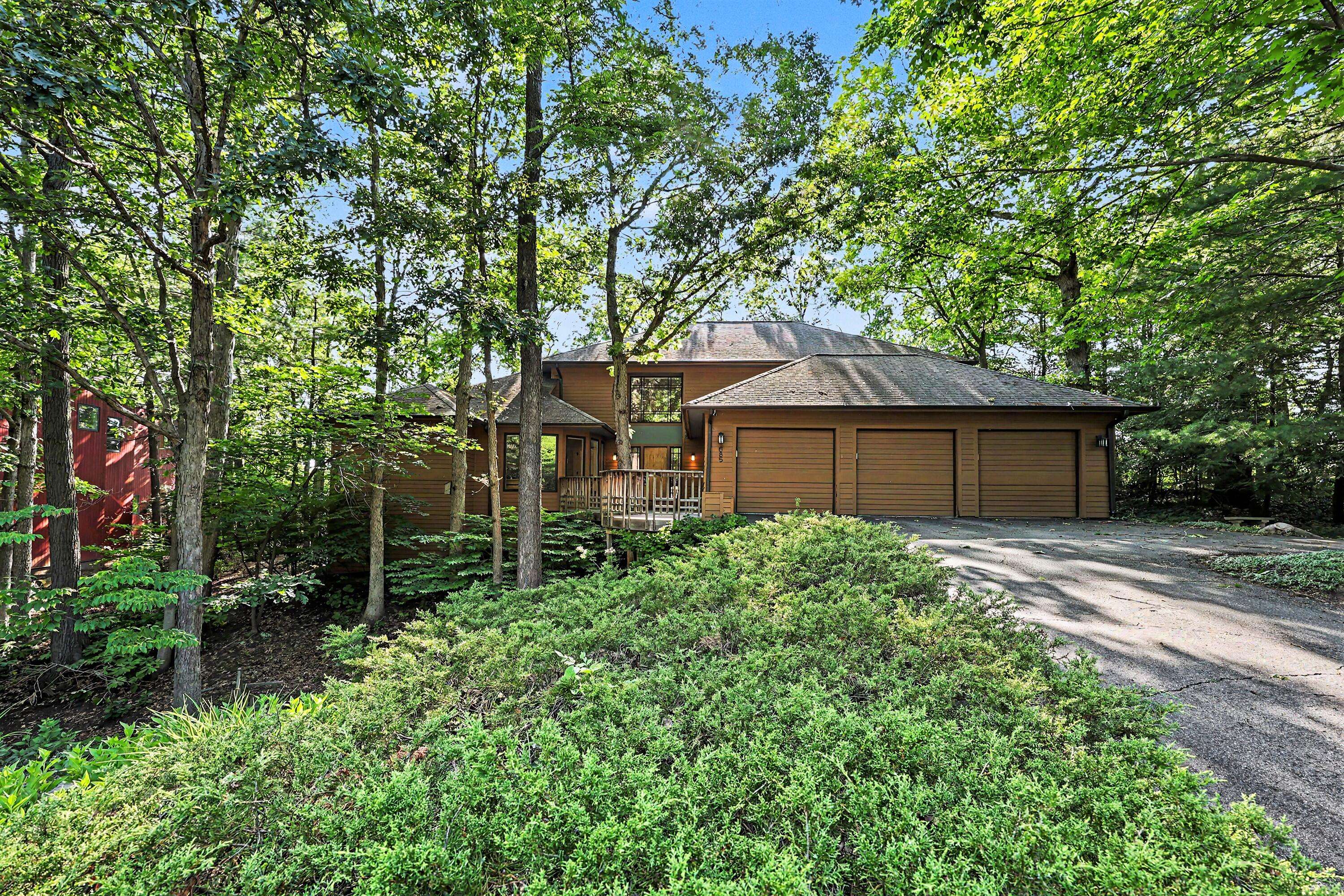 685 Green RD, Ann Arbor, MI 48105