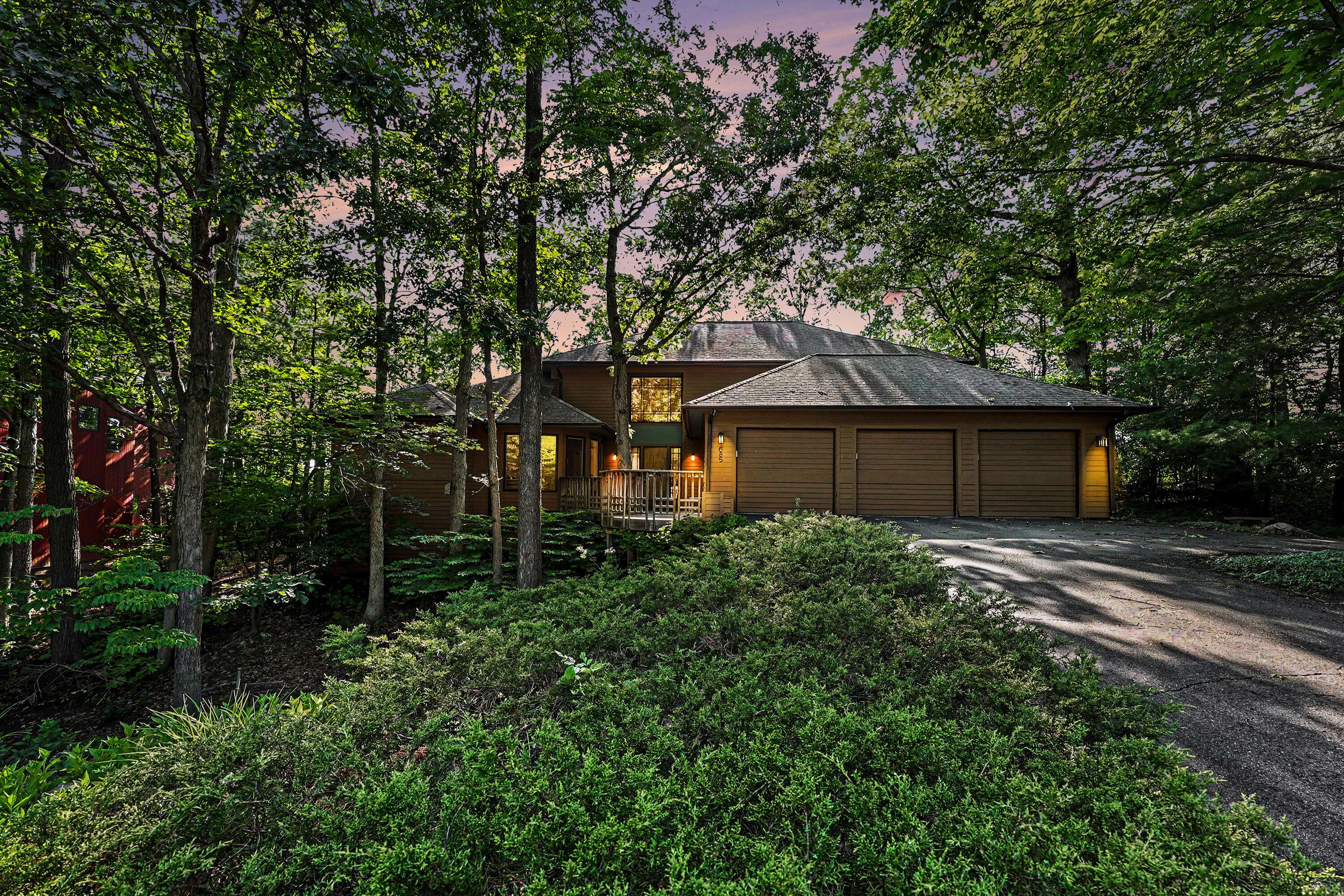 685 Green RD, Ann Arbor, MI 48105