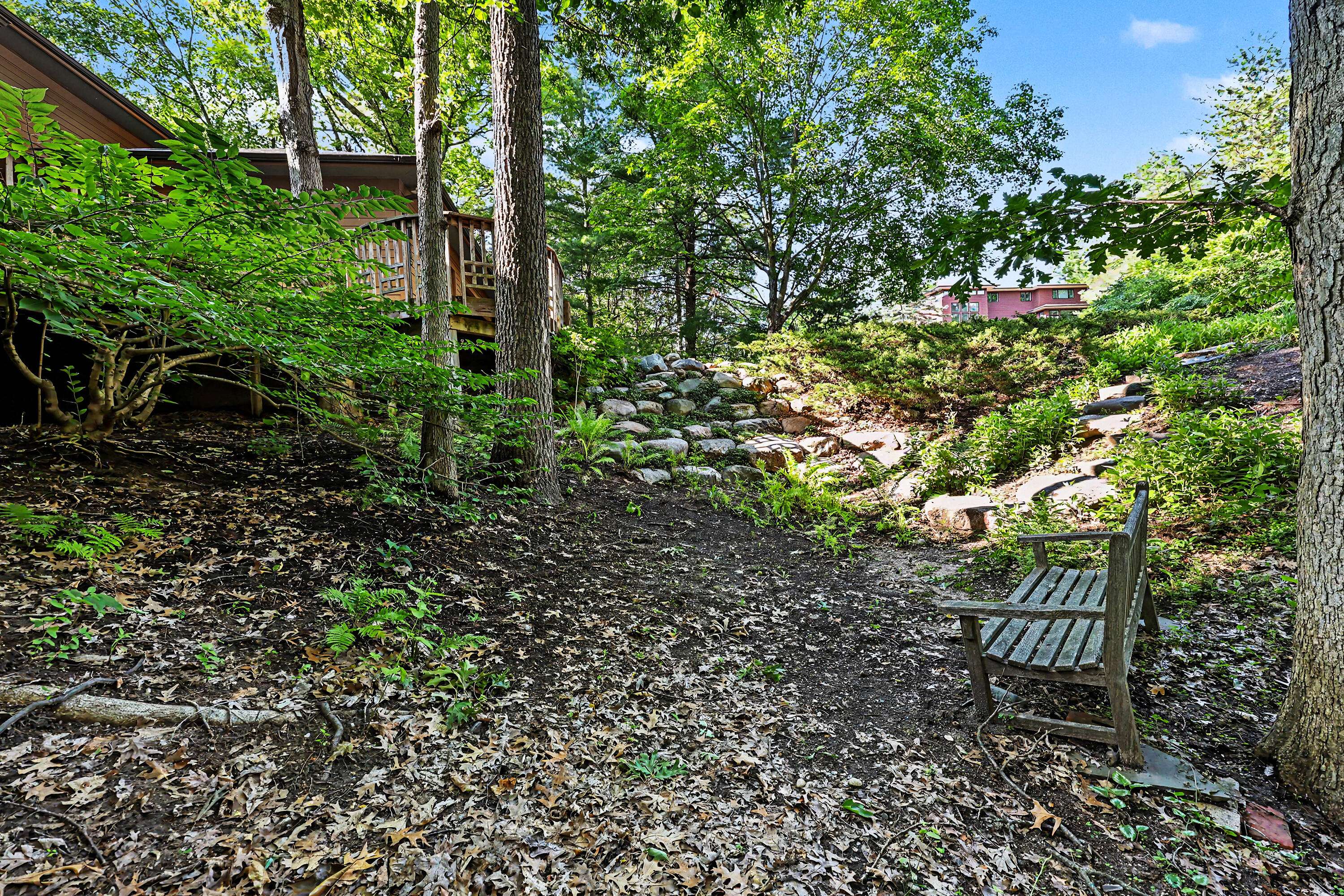 685 Green RD, Ann Arbor, MI 48105
