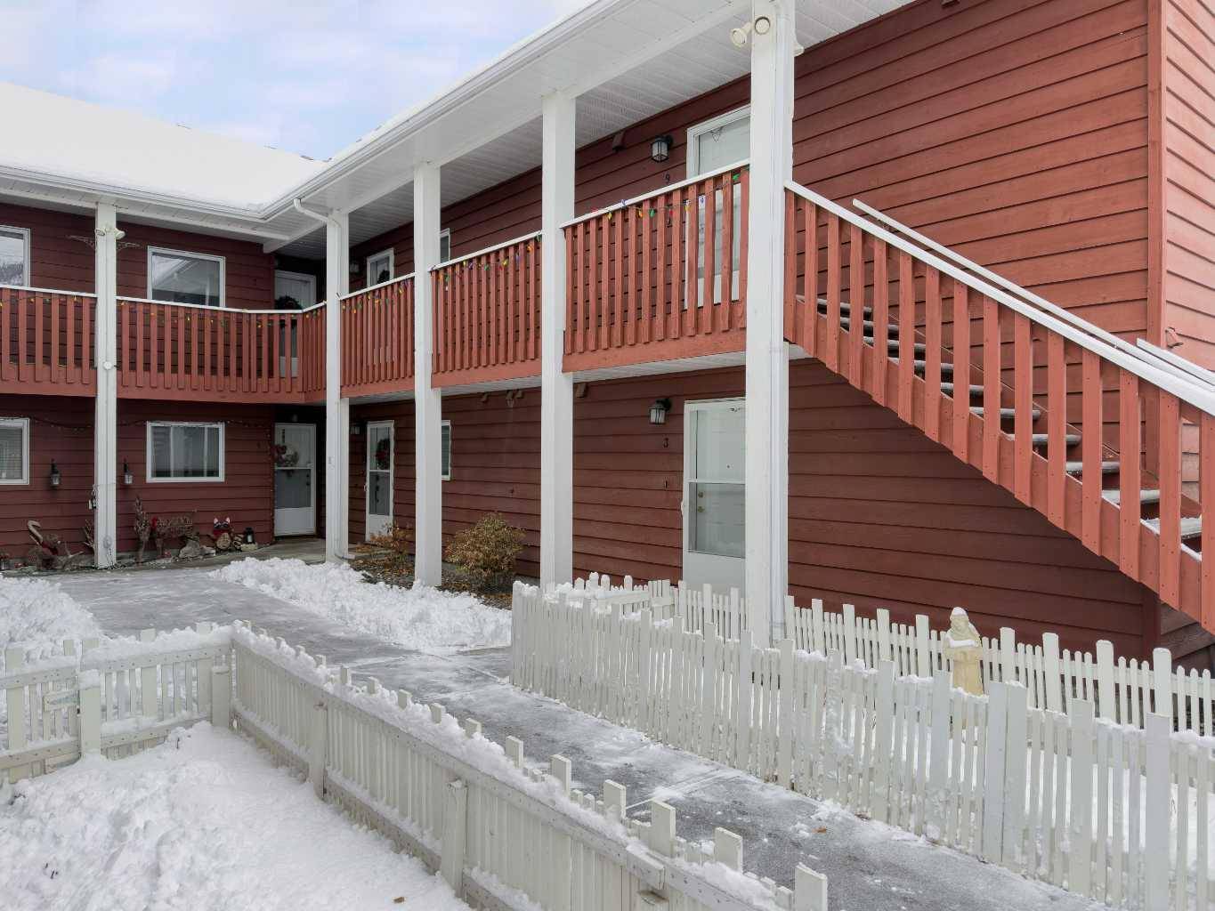 717 7th ST E #3, Canmore, AB T1W 2C3