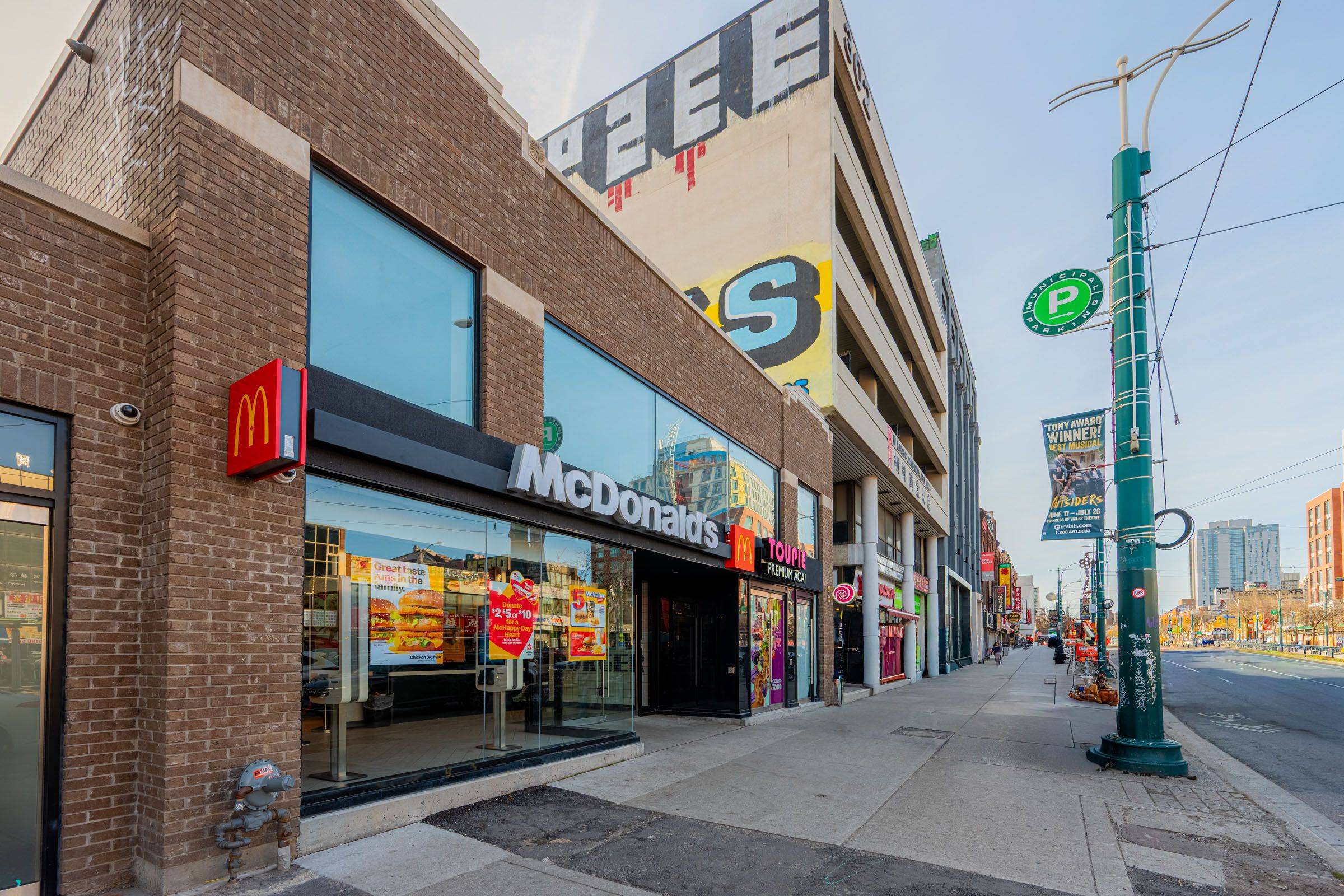 298 Spadina AVE, Toronto C01, ON M5T 2E7