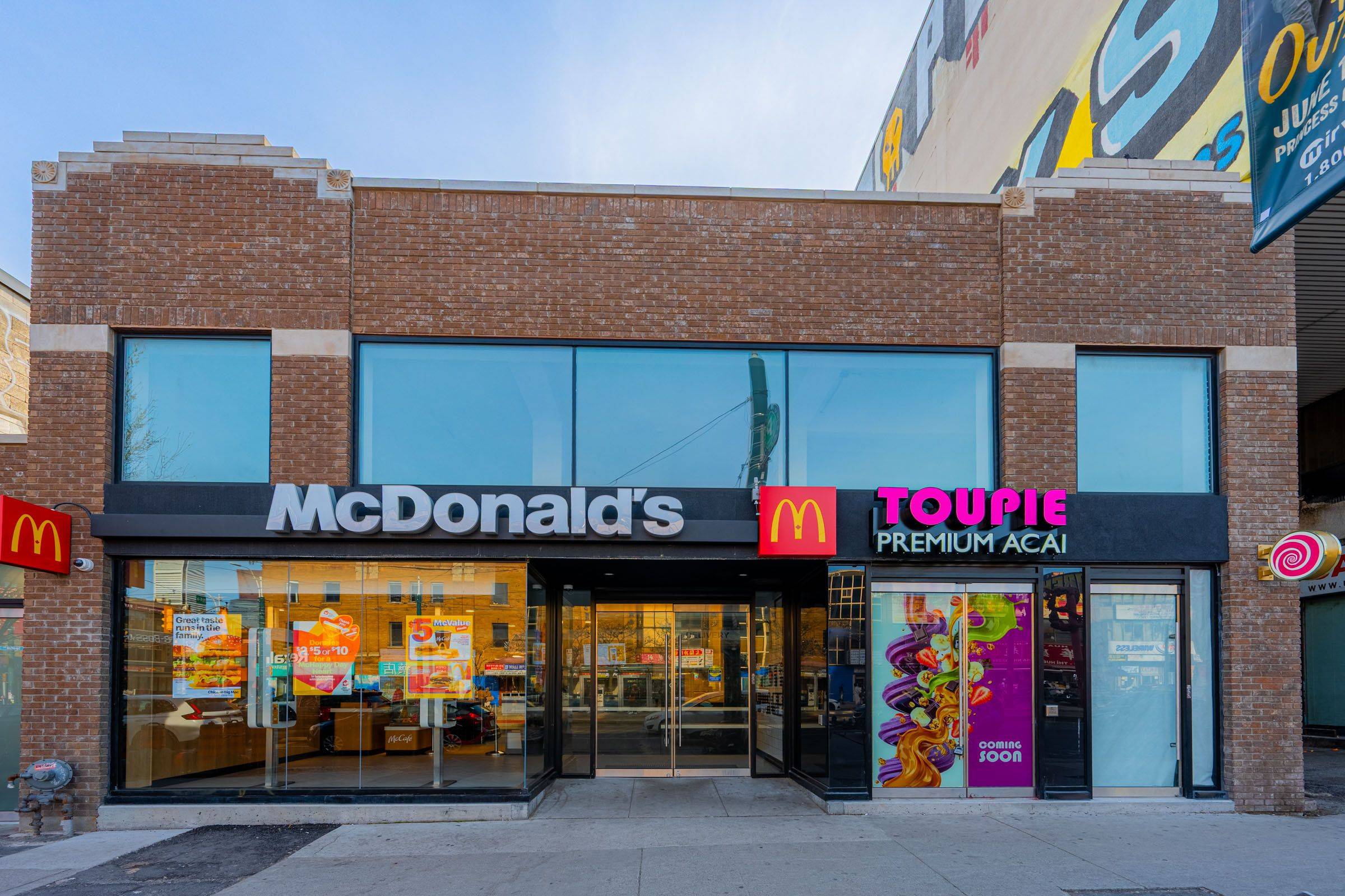 298 Spadina AVE, Toronto C01, ON M5T 2E7