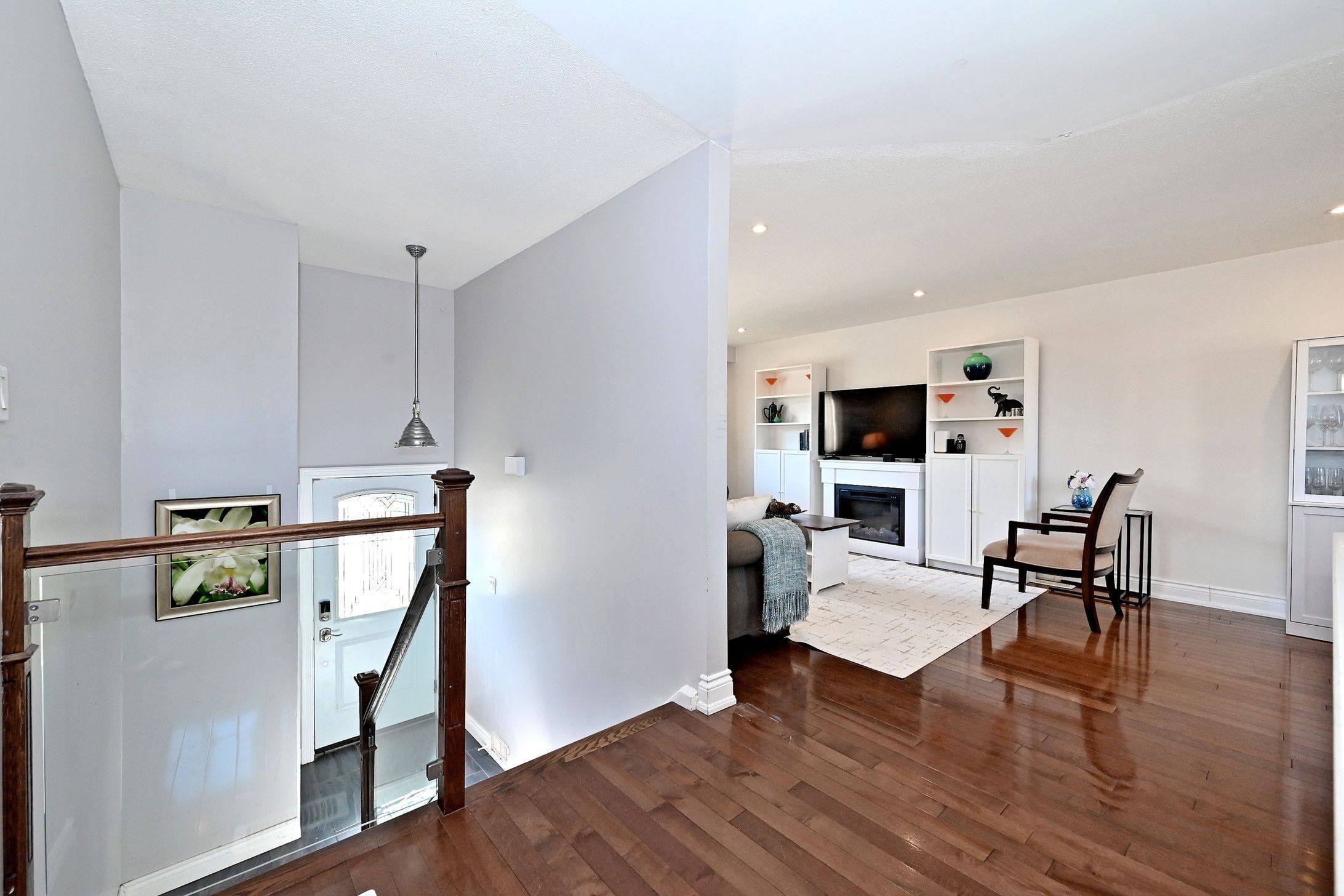 18 Harland CRES, Ajax, ON L1S 1J8
