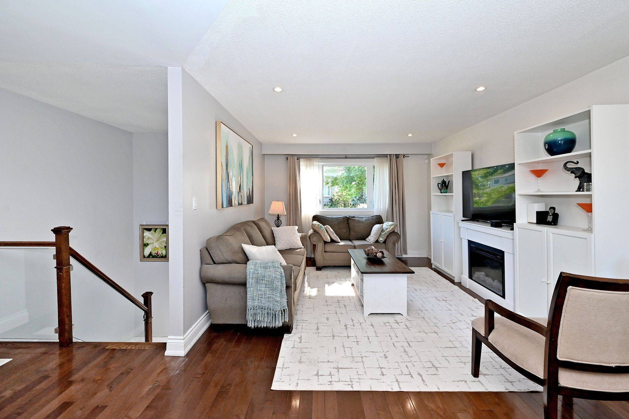 18 Harland CRES, Ajax, ON L1S 1J8