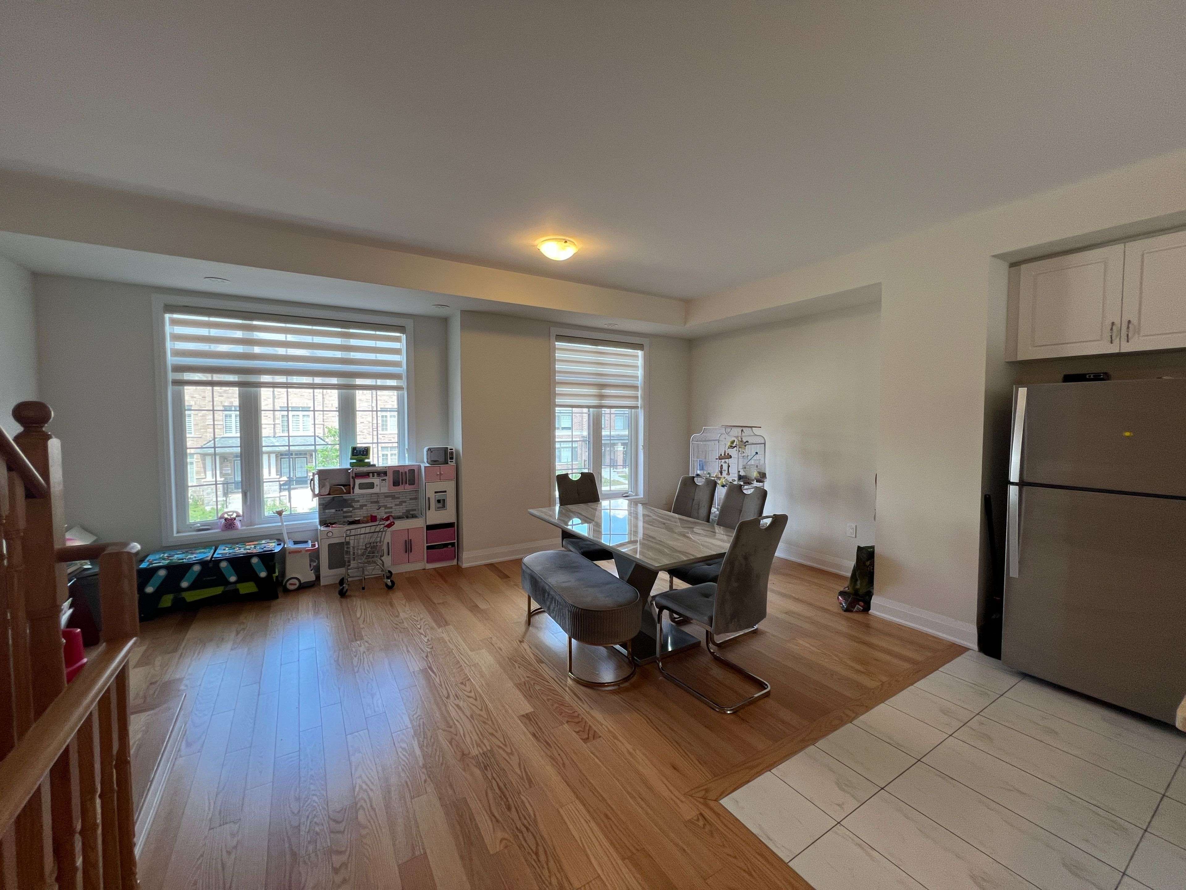 28 Petch AVE, Caledon, ON L7C 0Y9