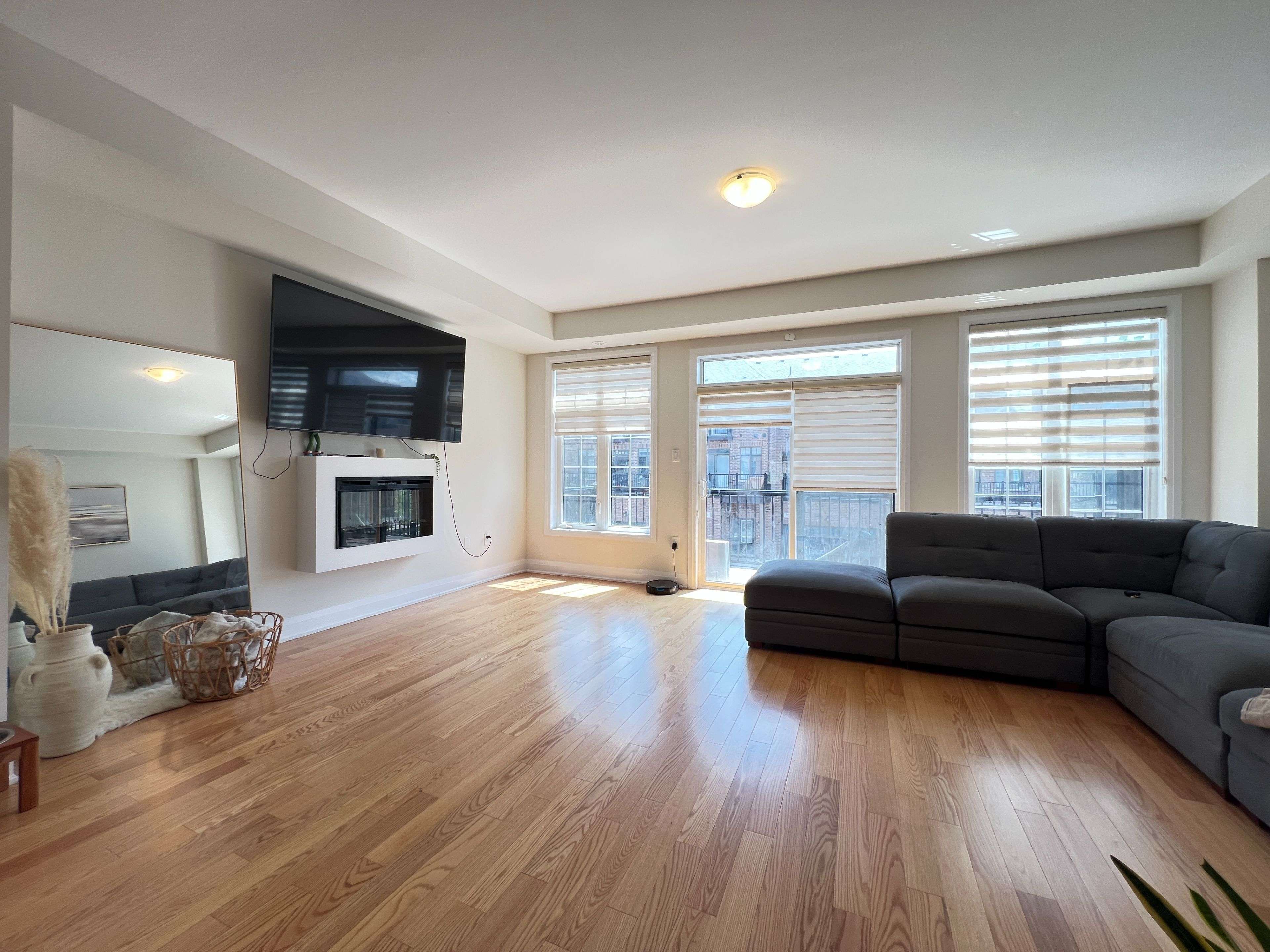 28 Petch AVE, Caledon, ON L7C 0Y9