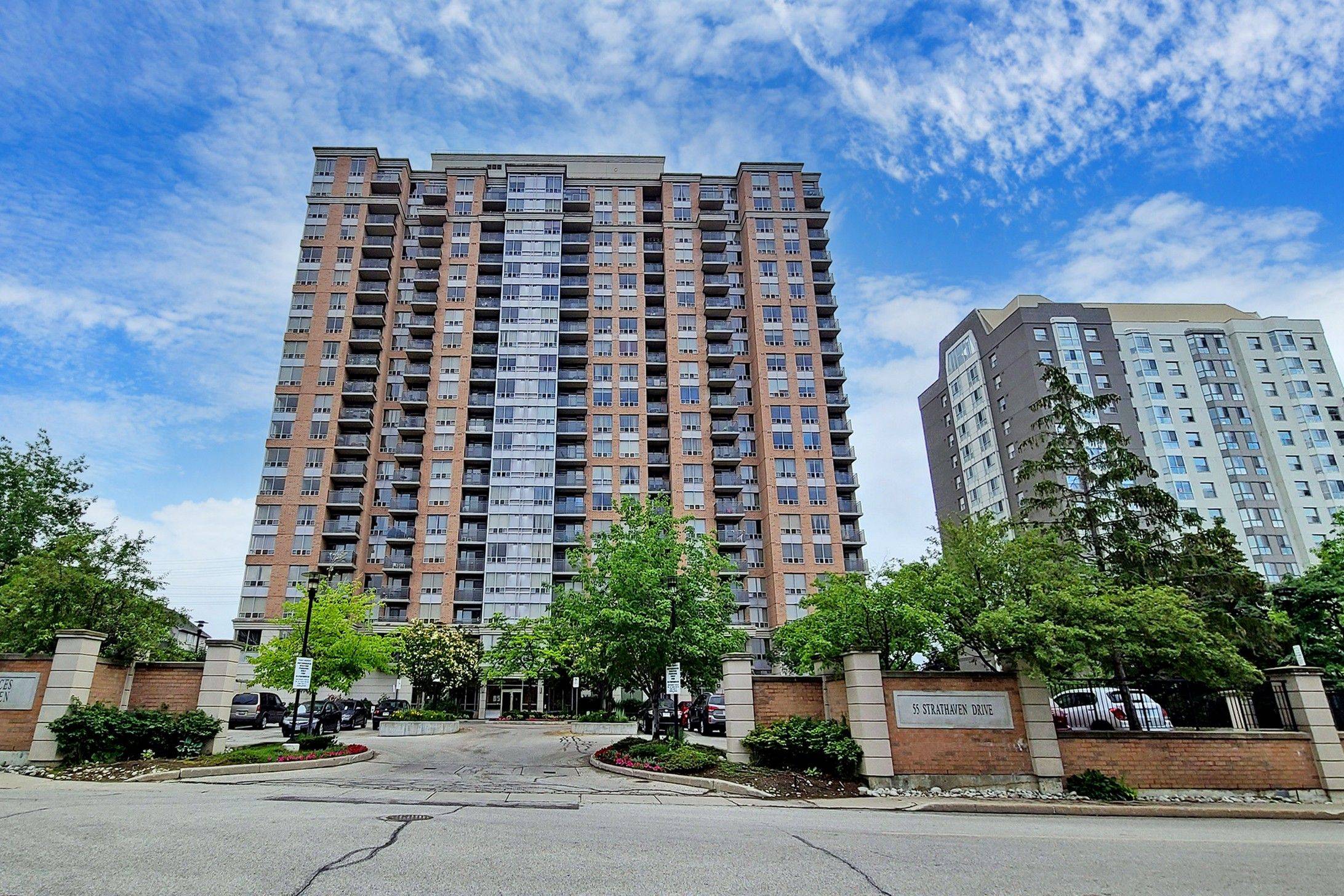 55 Strathaven DR #708, Mississauga, ON L5R 4G9