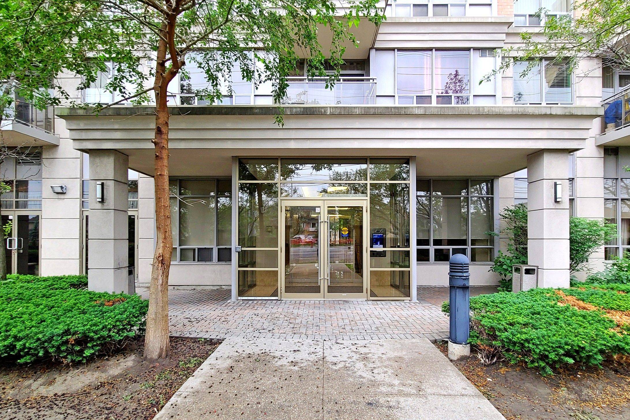 55 Strathaven DR #708, Mississauga, ON L5R 4G9